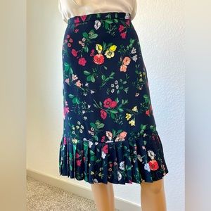 ✨ANN TAYLOR✨NEW WITH TAGS Floral Skirt Multicolor Size (8) Pleated Bottom.